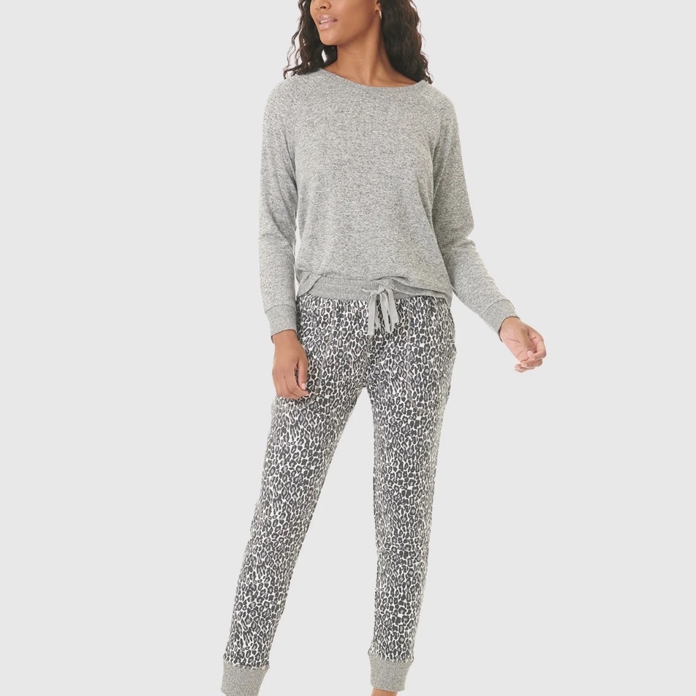 SPLENDID Women's Long Sleeve Pullover Jogger Animal Sleep Set